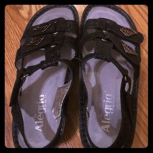 ALEGRIA sandals in Excellent condition 💜